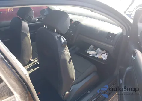 2006 Volkswagen Rabbit 2-Door z USA, uszkodzony, nr VIN WVWAR71K46W160178